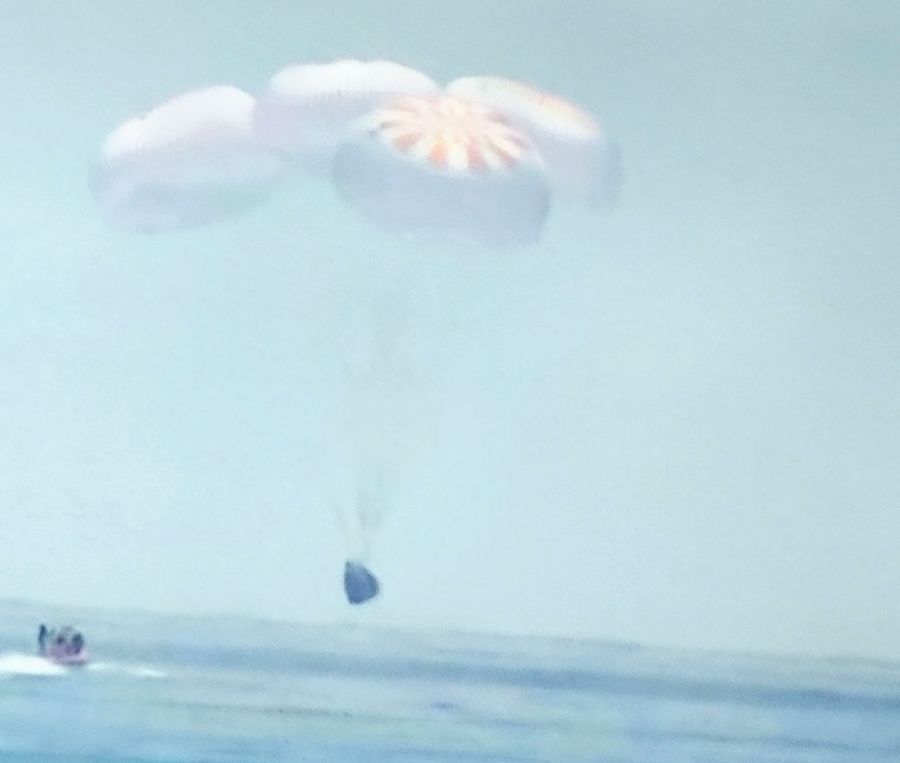 SpaceX’s Crew Dragon capsule SPLASHDOWN and Every body came out to see&nbsp;them…lol